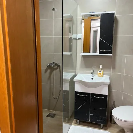 Zanes Mini Center 아파트