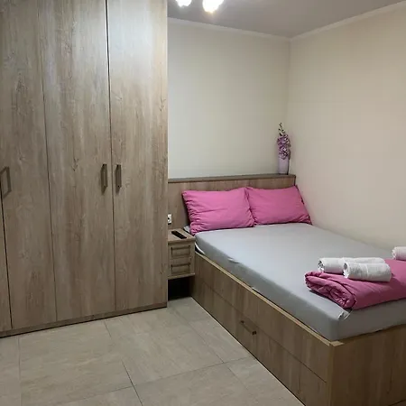 Апартаменты Zanes Mini Center *